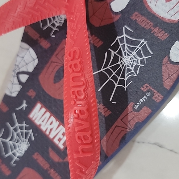 Havaianas spider men size 7 red - Picture 7 of 9